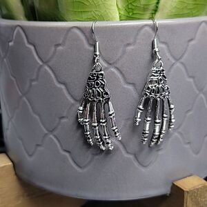 Metal Skeleton Hands Earrings